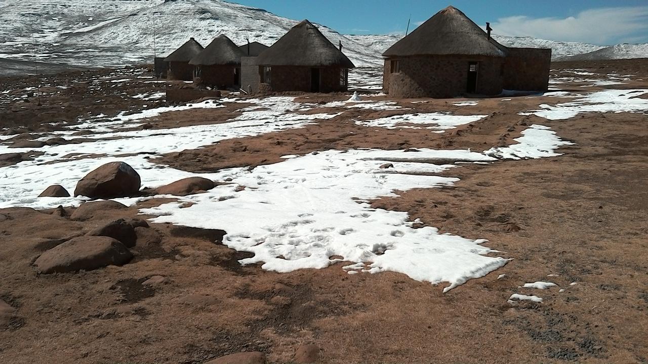 Sani Stone Lodge Mokhotlong Buitenkant foto